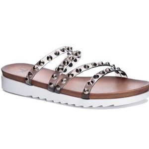 Dirty Laundry Coral Flat Sandal - Pewter
